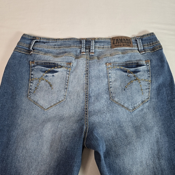 Zandi Womens_5 Pocket Flared Leg Jeans Size 20W - Picture 1 of 16